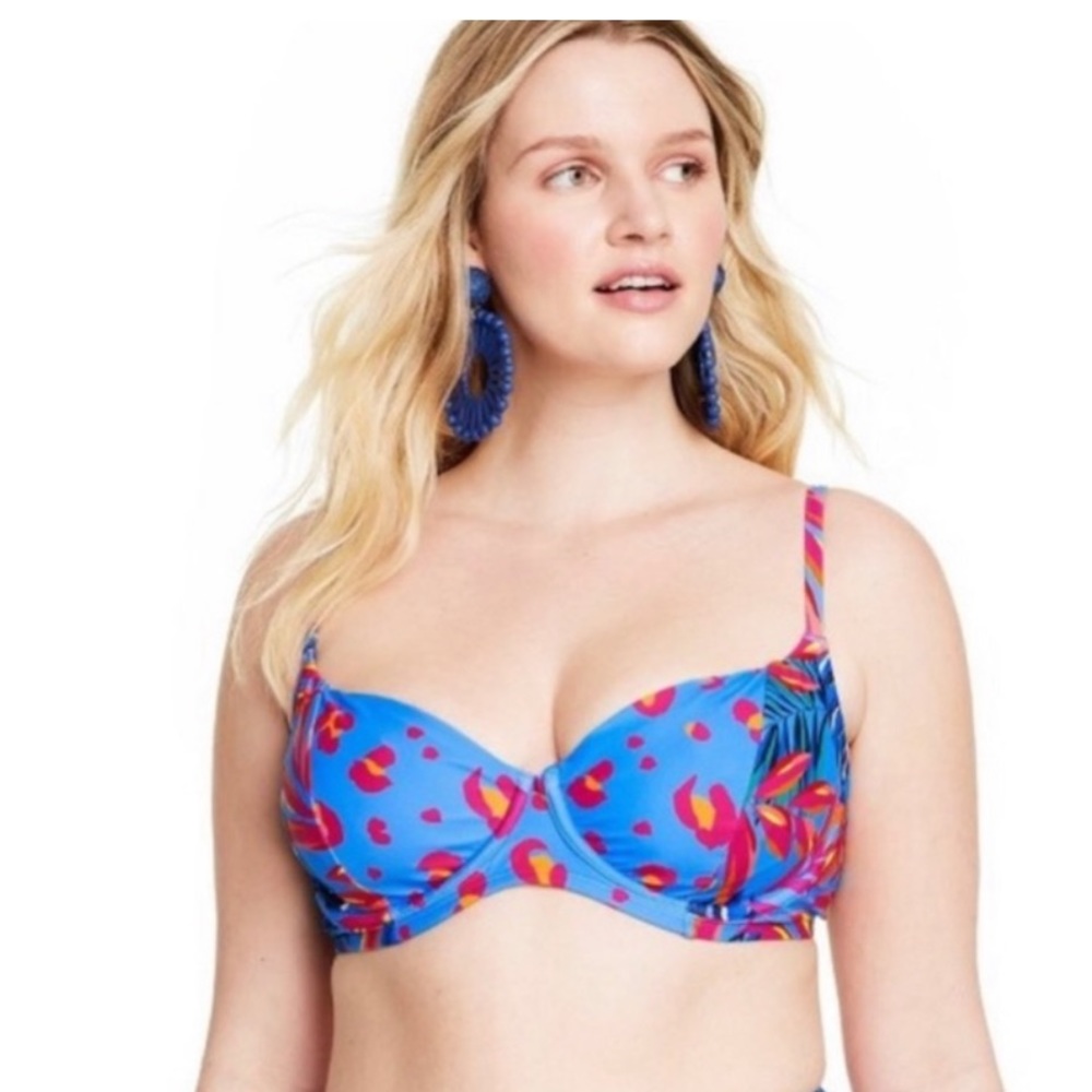 Last🤩Tabitha brown tropical leopard print bikini top